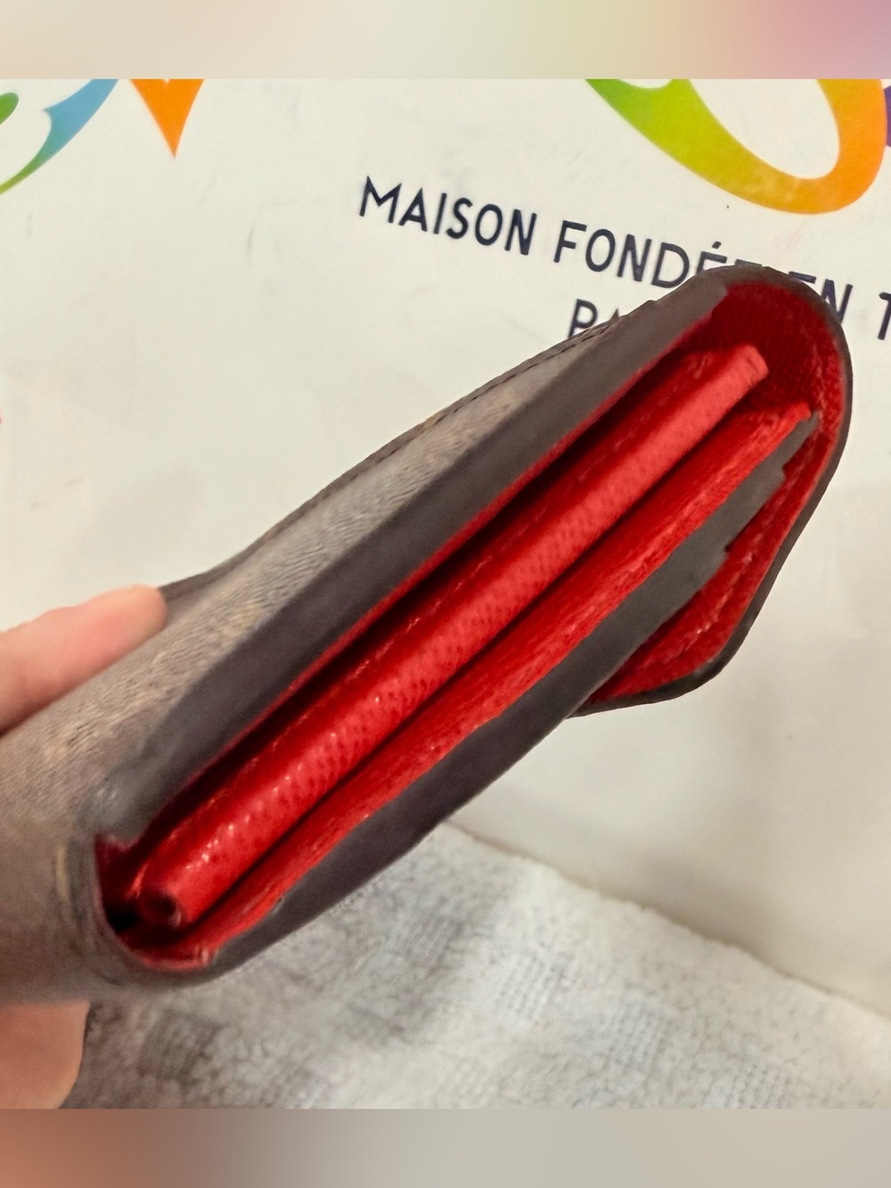 Louis Vuitton Sarah Monogram Wallet with Coquelicot Red interior - Picture 15 of 16